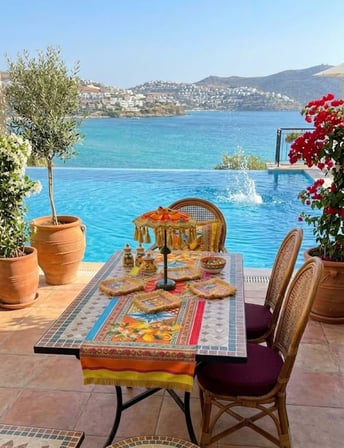 Missidea Bellavista Dekoratif Obje Seti Çok Renkli (Ledli Şemsiye, 2 Kırlent, Runner, 6 Peçete)