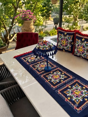 Missidea Majolica Desenli Dekoratif Set Mavi LED'li Bali Şemsiye 2 Adet Kırlent Runner