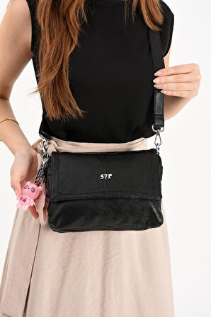 Y.S.Deri Kadın Postacı Çanta 28*18 Cm Vegan Deri Işıklı Aksesuar Charm Çapraz Askılı Omuz Çantası 