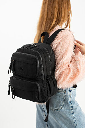 Kadın Sırt Çantası Ultra Hafif Poliamid Kumaş Su Geçirmez Çok Cepli Günlük Sırt Çantası 35*25 Cm 