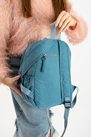 Kadın Sırt Çantası Ultra Hafif Poliamid Kumaş Su Geçirmez Çok Cepli Günlük Sırt Çantası 35*25 Cm 