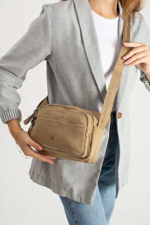 Kadın Postacı Çanta 24*16 Cm Hafif Poliamid Su İtici Yumuşak Kumaş Çapraz Askılı Omuz Çantası