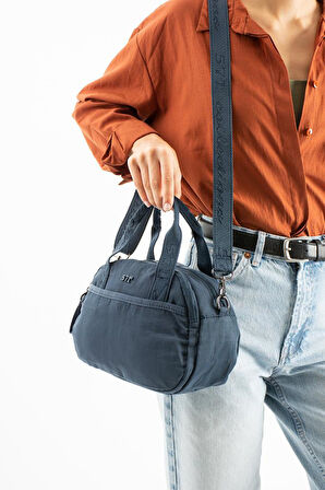 Kadın Omuz Çantası Elde Tutmalı Çapraz Askılı Postacı Kadın Çantası 20*27 Cm Astarlı Hafif Kumaş 