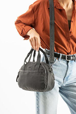 Kadın Omuz Çantası Elde Tutmalı Çapraz Askılı Postacı Kadın Çantası 20*27 Cm Astarlı Hafif Kumaş 