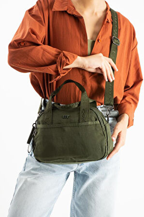 Kadın Omuz Çantası Elde Tutmalı Çapraz Askılı Postacı Kadın Çantası 20*27 Cm Astarlı Hafif Kumaş 