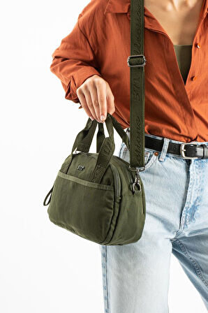 Kadın Omuz Çantası Elde Tutmalı Çapraz Askılı Postacı Kadın Çantası 20*27 Cm Astarlı Hafif Kumaş 