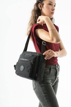 Kadın Postacı Çanta 28*32 Cm 571 Collection Klinkır Hafif Yağmur Geçirmez Klinkır Kumaş Çok Cepli