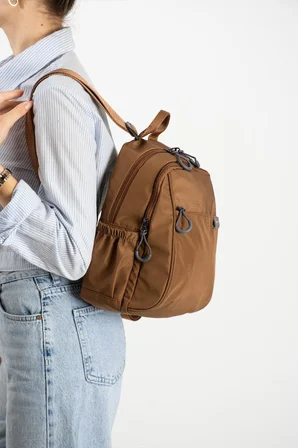 Kadın Sırt Çantası Ultra Hafif Paraşüt Kumaş Su İtici Kumaş Günlük Sırt Çantası Ölçüsü 30*24 Cm