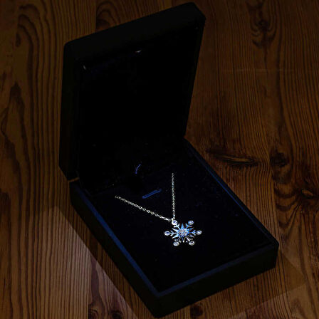 himarry himarry Gümüş Işıklı Kutulu Aquamarine Taşlı Kar Tanesi Kadın Kolye
