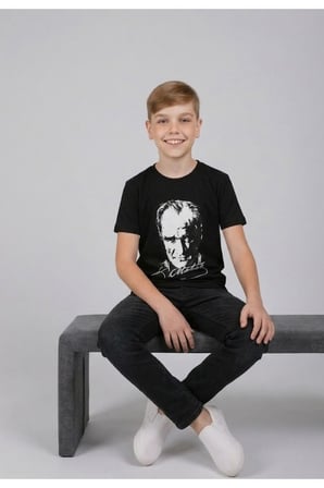 Erkek Çocuk Siyah ATATÜRK Baskılı T-Shirt Ve Siyah Keten Pantolon Takım 23Nisan 29Ekim Özel Günler