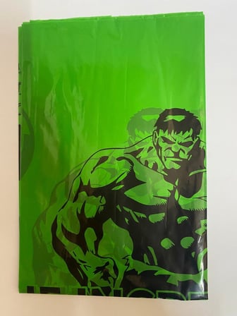 Özel Seri Hulk Plastik Masa Örtüsü (120*180 cm) Kahraman Deseni Tema Ürünü Doğum Günü