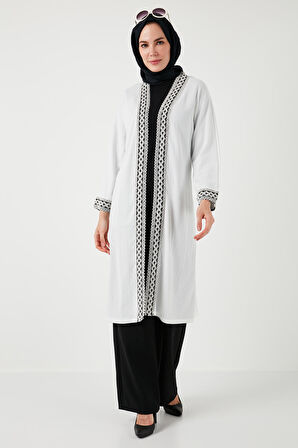 Lela Modest Belden Bağlamalı Relaxed Fit Nakışlı Uzun Kimono Bayan KİMONO 66958652S4