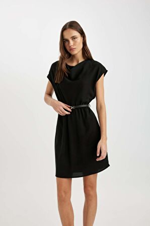 DeFacto Degaje Yaka Krep Kolsuz Mini Elbise C5669AX24SPBK81