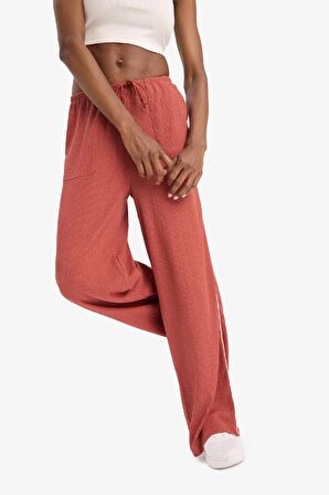 DeFactoFit NBA New York Knicks Wide Leg Cepli Geniş Paça Standart Boy Krinkıl İnce Sporcu Pantolon D8805AX25SPBR480