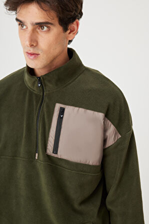 Erkek Haki Oversize Bol Kesim Bato Yaka Cep Detaylı Fermuarlı Soğuk Geçirmez Polar Sweatshirt