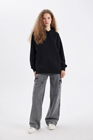 DeFacto Oversize Geniş Kalıp Kapüşonlu Kanguru Cepli Kalın Basic Düz Sweatshirt C7805AX24WNBK81