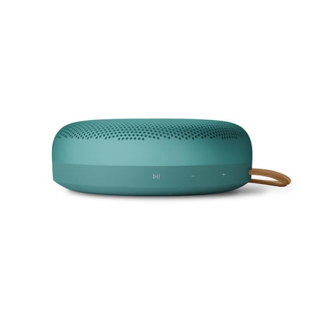 Bang & Olufsen Beosound A1 3. Nesil Geniş Açılı Ses, Yüksek Bas, IP67 Su Geçirmez, 24 Saat Pil Ömrü, Dahili Mikrofonlu Taşınabilir Bluetooth Hoparlör – Okaliptüs Yeşili