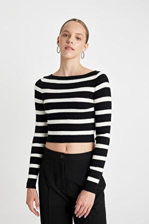 DeFacto Slim Fit Dar Kesim Çizgili Kayık Yaka Triko Kazak C9217AX24WNBK56