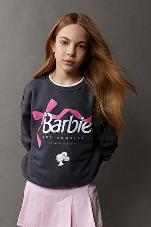 DeFacto Kız Çocuk Barbie Relax Fit Bisiklet Yaka Sweatshirt D8831A825SPAR126