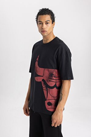 DeFactoFit NBA Chicago Bulls Oversize Geniş Kalıp Bisiklet Yaka Kısa Kollu Tişört B3889AX24SPBK34