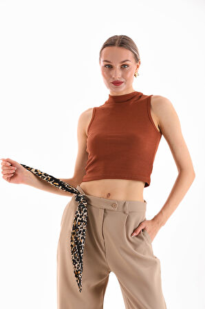 KADIN LİKRALI KOLSUZ CROP BLUZ