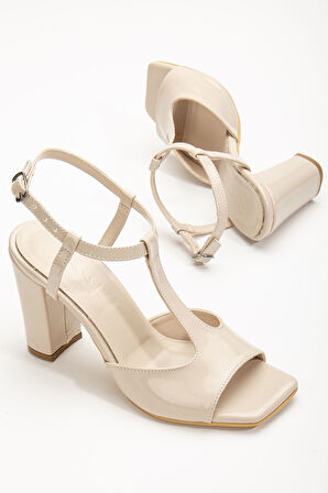 Entela Topuklu Krem Rugan Küt Burunlu Kadın Ayakkabı