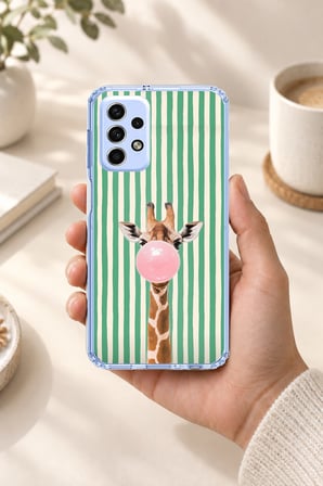 Samsung Galaxy A33 Uyumlu Yeşil Çizgili Sakız Şişiren Zürafa Baskılı Silikon Kılıf