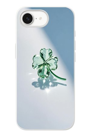 İphone 16e Uyumlu Yeşil Yonca Baskılı Silikon Kılıf