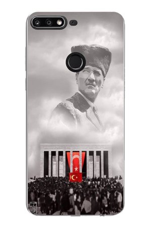 Huawei Y7 2018 - Honor 7C Uyumlu Bulutların Üzerindeki Lider Kalpaklı Atatürk Baskılı Silikon Kılıf