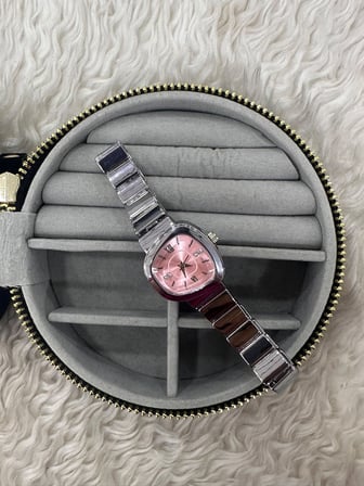 💎 Premium Parlak ve Şık Pembe Kadranlı Gümüş Renk Kadın Saat