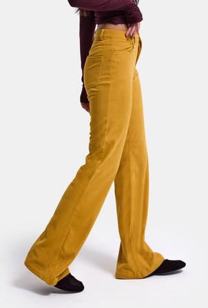 Kadın Hardal Sarı Flare Fit Velvet Kadife Kumaş Pantolon