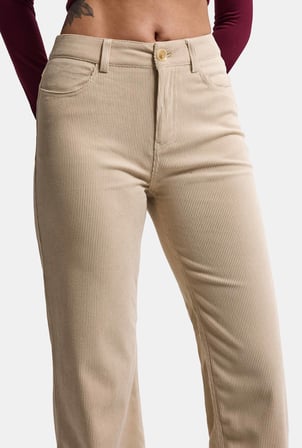 Kadın Bej Flare Fit Velvet Kadife Kumaş Pantolon