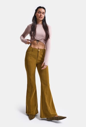 Kadın Yağ Yeşili Flare Fit Pürüzsüz Dokulu Esnek Velvet Kadife Kumaş Pantolon