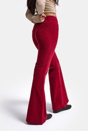 Kadın Bordo Flare Fit Pürüzsüz Dokulu Esnek Velvet Kadife Kumaş Pantolon