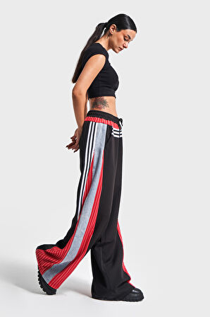 Kadın Kırmızı Kot Rengi Denim Kumaş Parçalı Şerit Detaylı Bol Kesim Tasarım Denim Pantolon