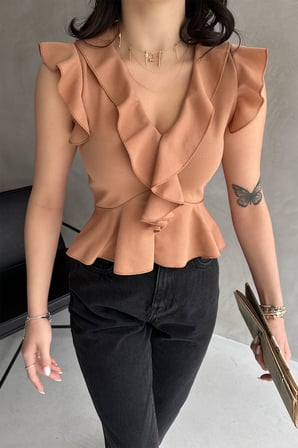 Yakası Ve Kolları Volanlı Crep Bluz - KAHVERENGİİ - XL