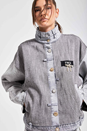 Kadın Gri renk Kumaş Ve Denim Parçalı Aksesuar Detaylı Bol Kesim Özel Tasarım Denim Ceket