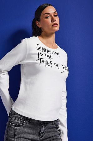 Kadın Beyaz w5 Yazı Baskılı %100 Pamuk Sweatshirt