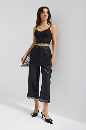 Kadın Siyah Renk Dantel Etek Detaylı Özel Tasarım Suni Deri Pantolon