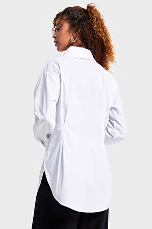 Kadın Beyaz Renk Yaka Detaylı Oversize Özel Tasarım Gömlek