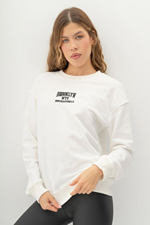 Kadın Ekru Renk Brooklyn Nakışlı Oversize Üç İplik Sweatshirt