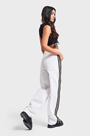 Kadın Beyaz Renk Siyah Şerit Detaylı Skater Fit Tasarım Denim
