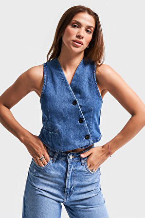 Kadın Mavi Renk 1s5-5 Asimetrik Kesim Önü Düğmeli Sıfır Kol Denim Yelek