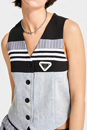 Kadın Gri Renk Kumaş Denim Parçalı Önden Düğmeli Sıfır Kol Tasarım Denim Yelek