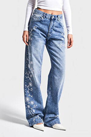 Kadın Mavi Renk 4S5-27 Straight Fit %100 Koton Nakış Detaylı Tasarım Denim Jean