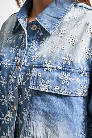 Kadın Mavi Kot Rengi 2S5-75 Çiçek Nakışlı Oversize %100 Koton Tasarım Denim Gömlek
