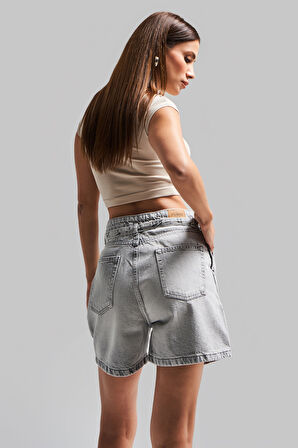 Kadın Gri Renk 4s5-12 Kemer Detaylı Midi Boy Pileli %100 Koton Denim Şort