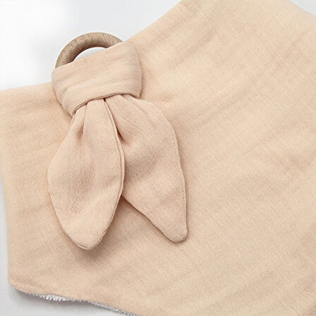 BabyJem Ahşap Diş Kaşıyıcılı Bürümcük Müslin Önlük 736 Somon