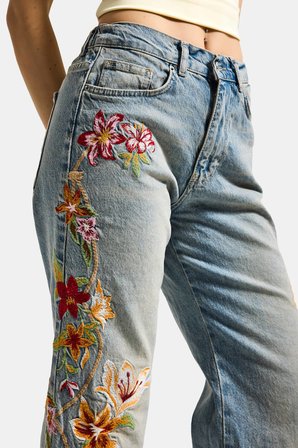 Kadın Kot Rengi 4s6-32 Flare Fit Beli Lastikli Özel Çiçek Desen Nakışlı Tasarım Denim Jean