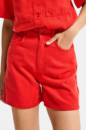 Kadın Kırmızı 6s6-19 Relax Fit Kemer Detaylı %100 Koton Denim Şort